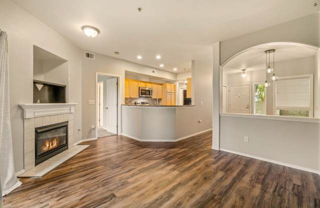 Beautiful 2 Bedroom Condo *Utilities and Parking Included!* - 12116 Northeast 172nd Place, Bothell, WA 98011