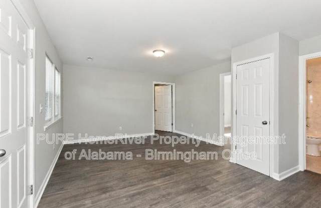 4729 Adams Avenue Gallery 4