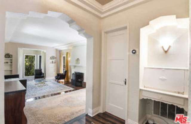 1159 South Hayworth Avenue Gallery 4