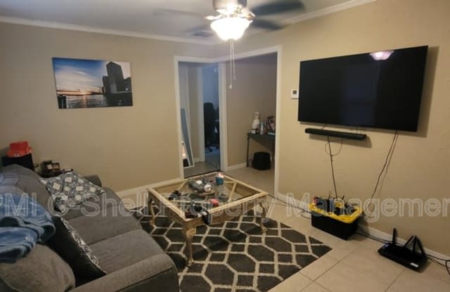 5914 Annette St photos photos