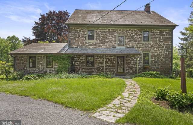 660 STAUFFERS CHURCH Road Gallery 1