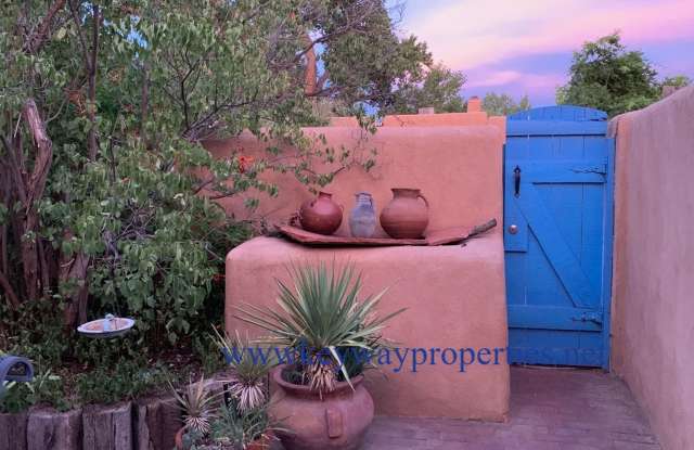 Classic New Mexican Adobe Retreat in the Heart of Los Ranchos photos photos Classic New Mexican Adobe Retreat in the Heart of Los Ranchos photos photos