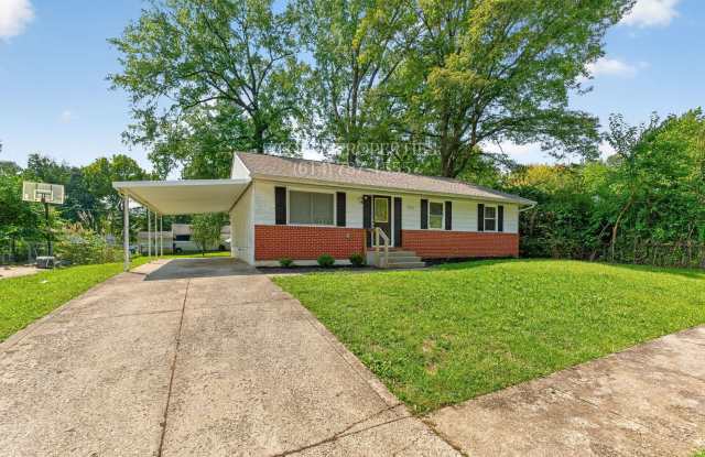 Modern Finishes & Hardwood Floors – 4BR Columbus Gem Gallery 1