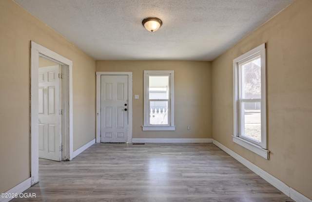 1417 W A Street Gallery 4