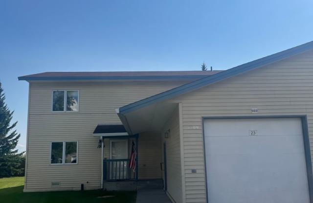 Partially furnished/heat included/4 bedroom photos photos