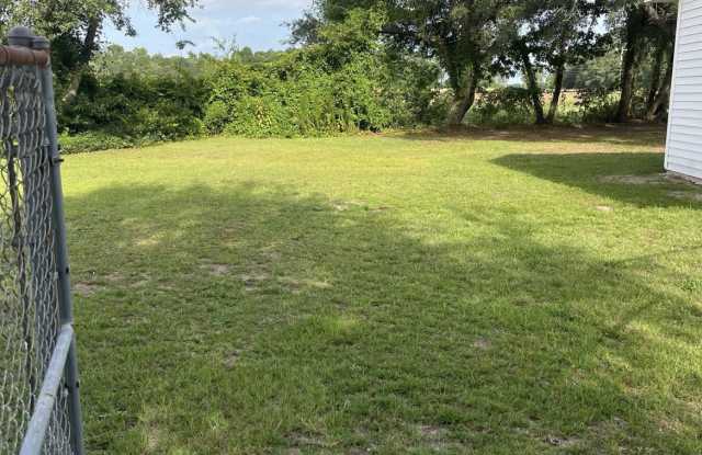 3810 Bluff Road Gallery 3