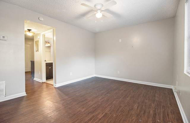 3 Bedroom, 2 Bath Duplex near the Beltline Gallery 3