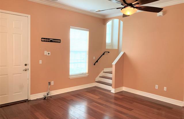 1007 Edison Park Ct Gallery 2