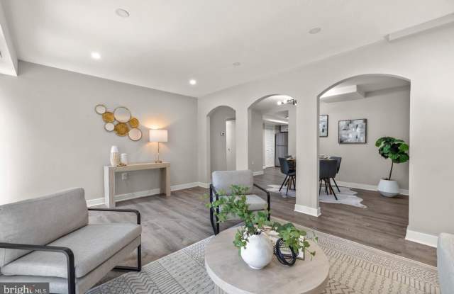 2302 SUN VALLEY CIR #1 Gallery 2