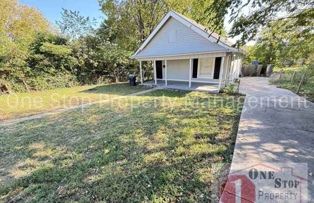 Spacious 3-bedroom, 2-bath house in Kansas City! - 3825 East 56th Street, Kansas City, MO 64130
