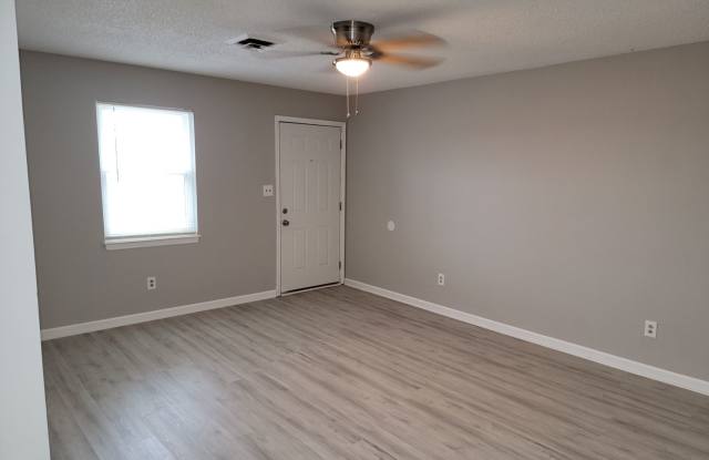 Updated 2-Bedroom Near Downtown Cleveland & Lee University Gallery 3