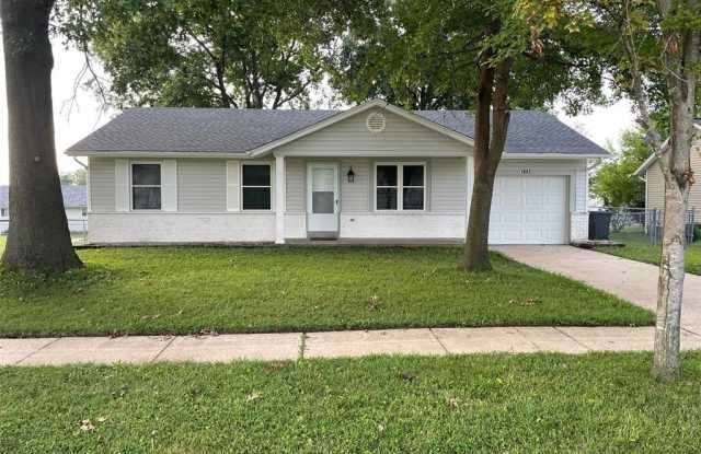 1662 Knightwood Lane photos photos