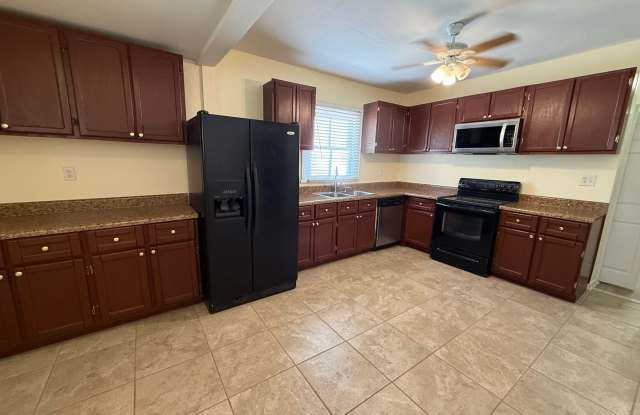 5 Bedrooms, 2 Bathrooms - Home in East Rome! Gallery 4
