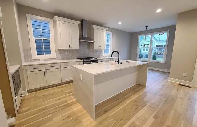 6499 Jean Drive Gallery 3