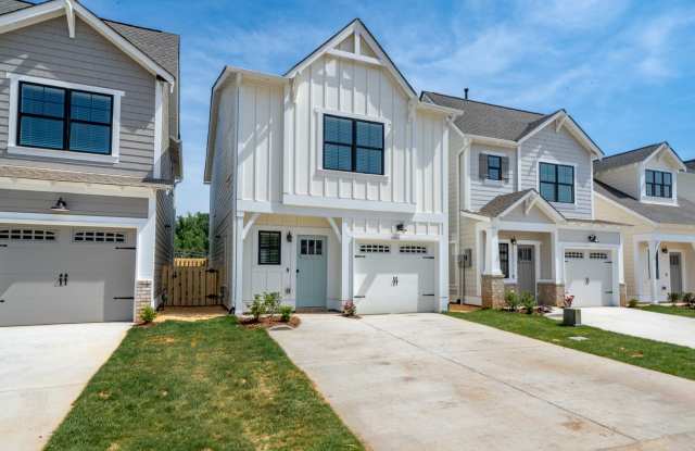 3 Bedroom Home With Spacious Garage photos photos