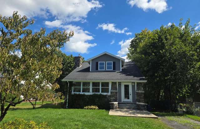 300 A Lakeside Road Gallery 1