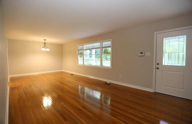 5623 L Street Gallery 3