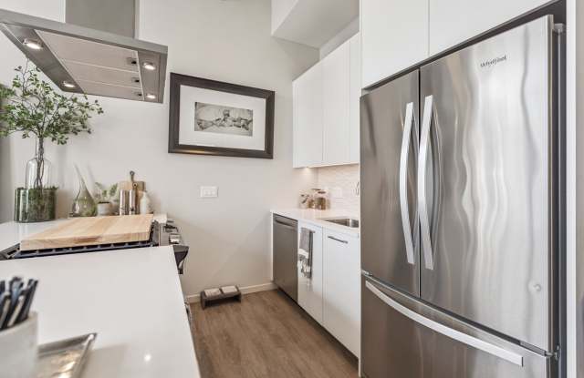 8 E Huron Street Gallery 3