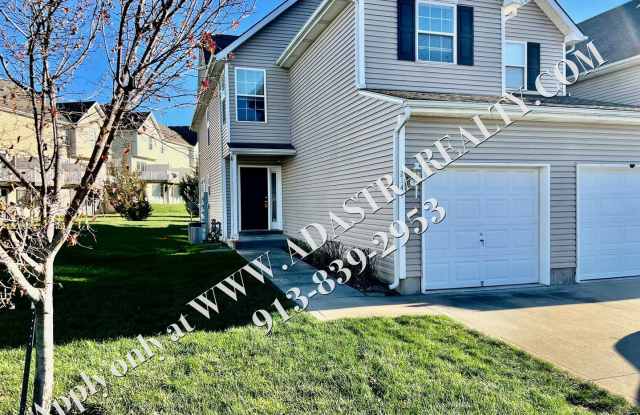 Spacious 3 Bed, 2 Bath, 2 Half Bath Townhome in Lee's Summit-Available in AUGUST!! photos photos Spacious 3 Bed, 2 Bath, 2 Half Bath Townhome in Lee's Summit-Available in AUGUST!! photos photos