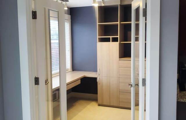Ballard 2 Bed Condo Gallery 4