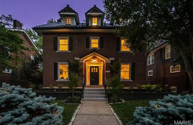 6946 Pershing Avenue Gallery 3