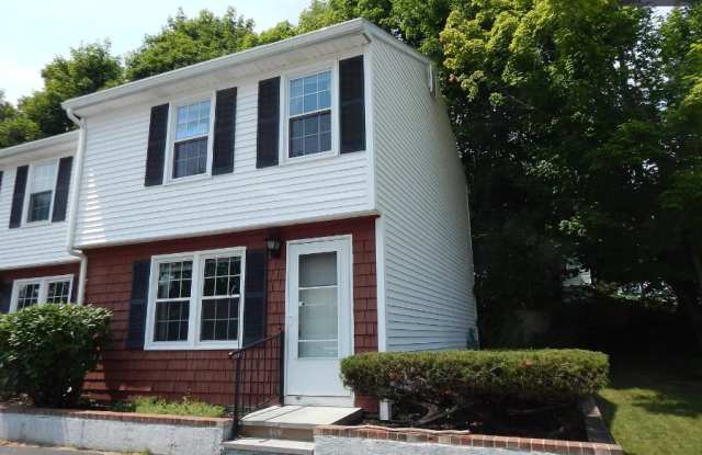 117 Sunset Avenue - 117 Sunset Avenue, South Portland, ME 04106