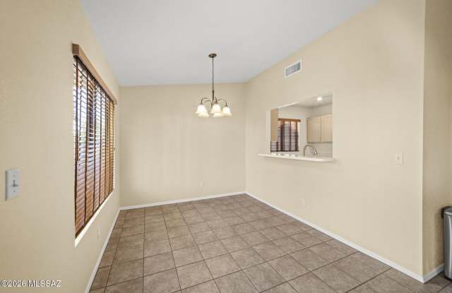 3067 W Country Hill Drive Gallery 4