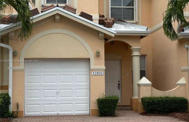 12488 SW 126th Ave photos photos