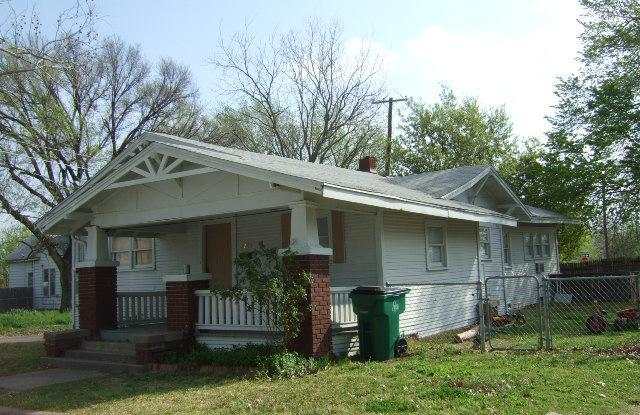 2203 St. John- House Gallery 1