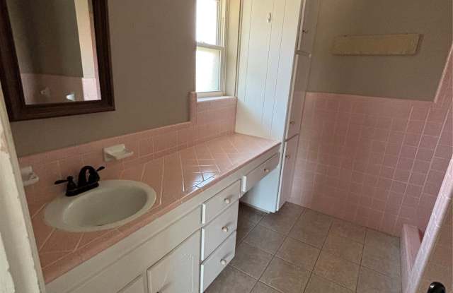 627 S Rough Creek Court Gallery 4