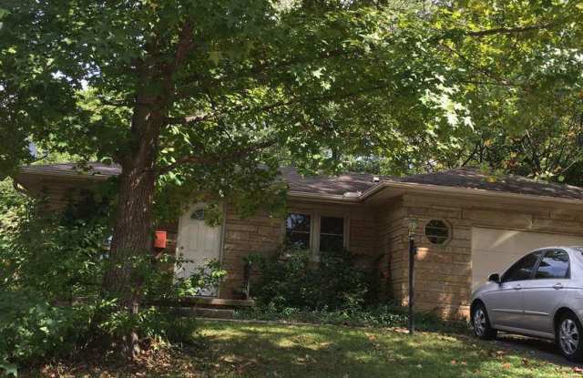 3 BDRM HOUSE NEAR BRYAN PARK AVAIL JULY 2027.   Monthly rent $1,550 Gallery 1