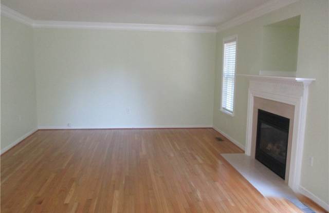 5528 Abbott Circle Gallery 2