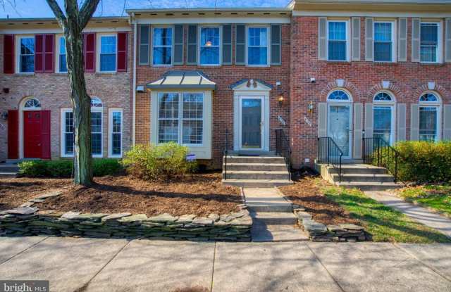 ALEXANDRIA - BEAUTIFUL UPDATED TOWNHOUSE IN KINGSTOWNE! Gallery 1