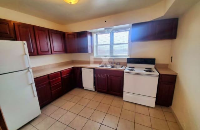 4625 Davis St - 4625 Davis Street, Skokie, IL 60076