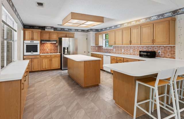 Groovy Vibes Only in This 3BR/2BA Baton Rouge Cutie! photos photos