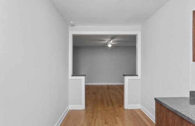 3722 North Pine Grove Ave. Gallery 4