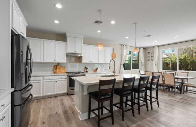 978 Day Lily Drive Gallery 1