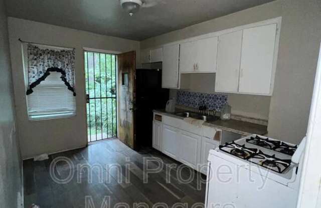 20456 Meyers Rd Gallery 4