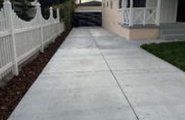15605 Berendo Avenue Gallery 2