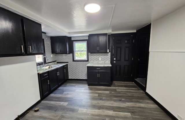 Newly Updated 2 bedroom 1 Bath House for rent! photos photos