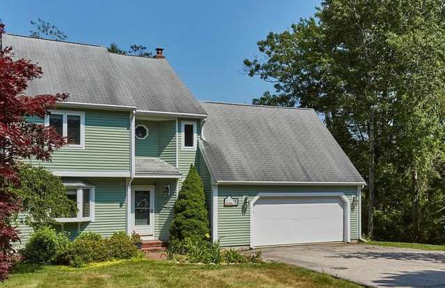Experience coastal Maine living at its finest at 9 Riverview Drive, Unit 1, York, ME. Gallery 3
