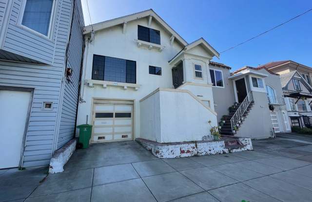 Two Bedroom Home in San Francisco, Bonus Rooms Upstairs - 435 Athens Street, San Francisco, CA 94112