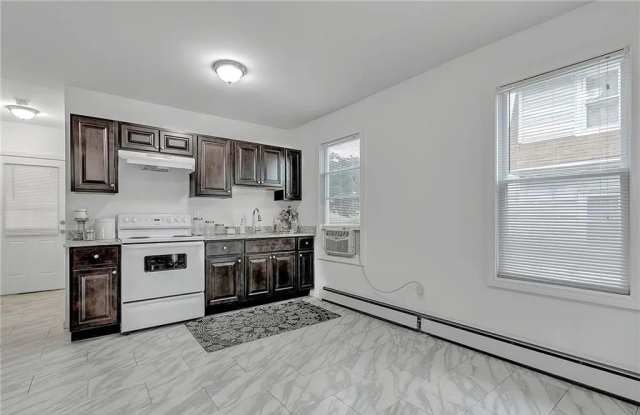 162 Thompson Street - 162 Thompson Street, Stratford, CT 06615
