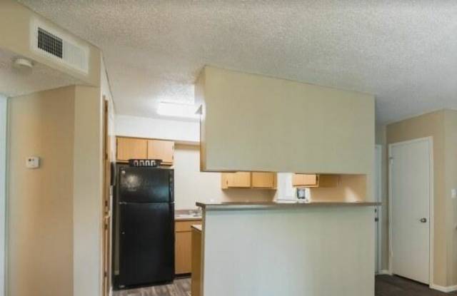 2832 W Hutchins Pl Gallery 2
