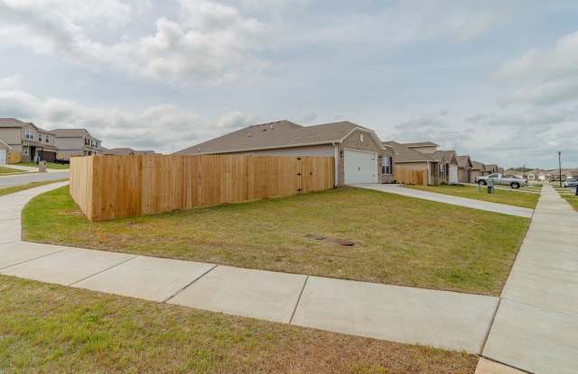 Like New 4-bedroom 2 bath Home in Lowell!!  Fenced Yard! Gallery 4