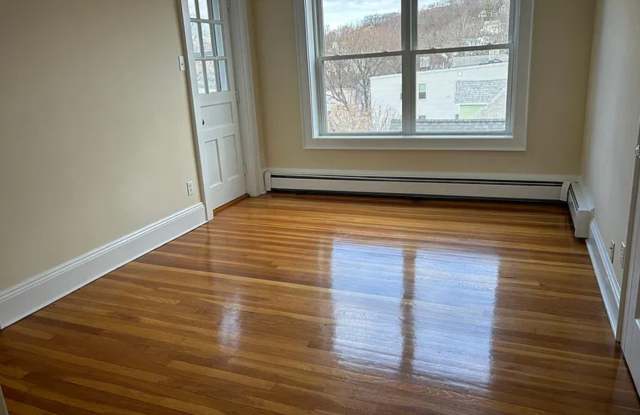 134 Salem St Apt 9 Gallery 4