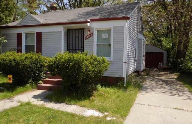 18708 Shaftsbury Avenue photos photos