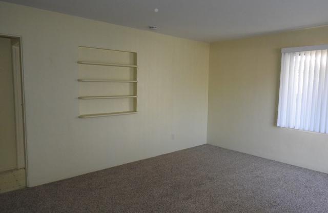 4711 Newport Avenue Gallery 2