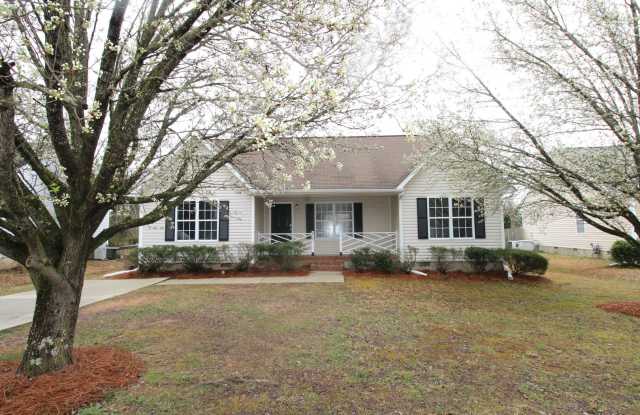 Lovely renovated 3 bedroom 2 Bath home in Greensboro with fenced yard. Walking distance to coffee shop, restaurants and grocery store. photos photos