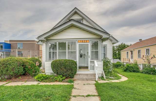 Charming Aksarben Gem photos photos